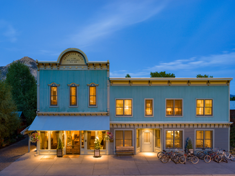 Scarp Ridge Lodge exterior